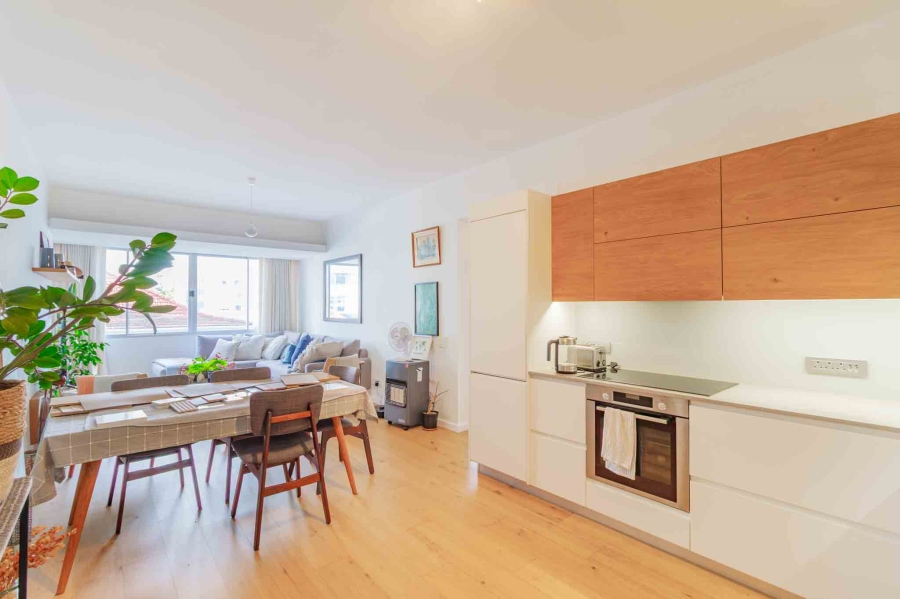 To Let 2 Bedroom Property for Rent in Sea Point Western Cape
